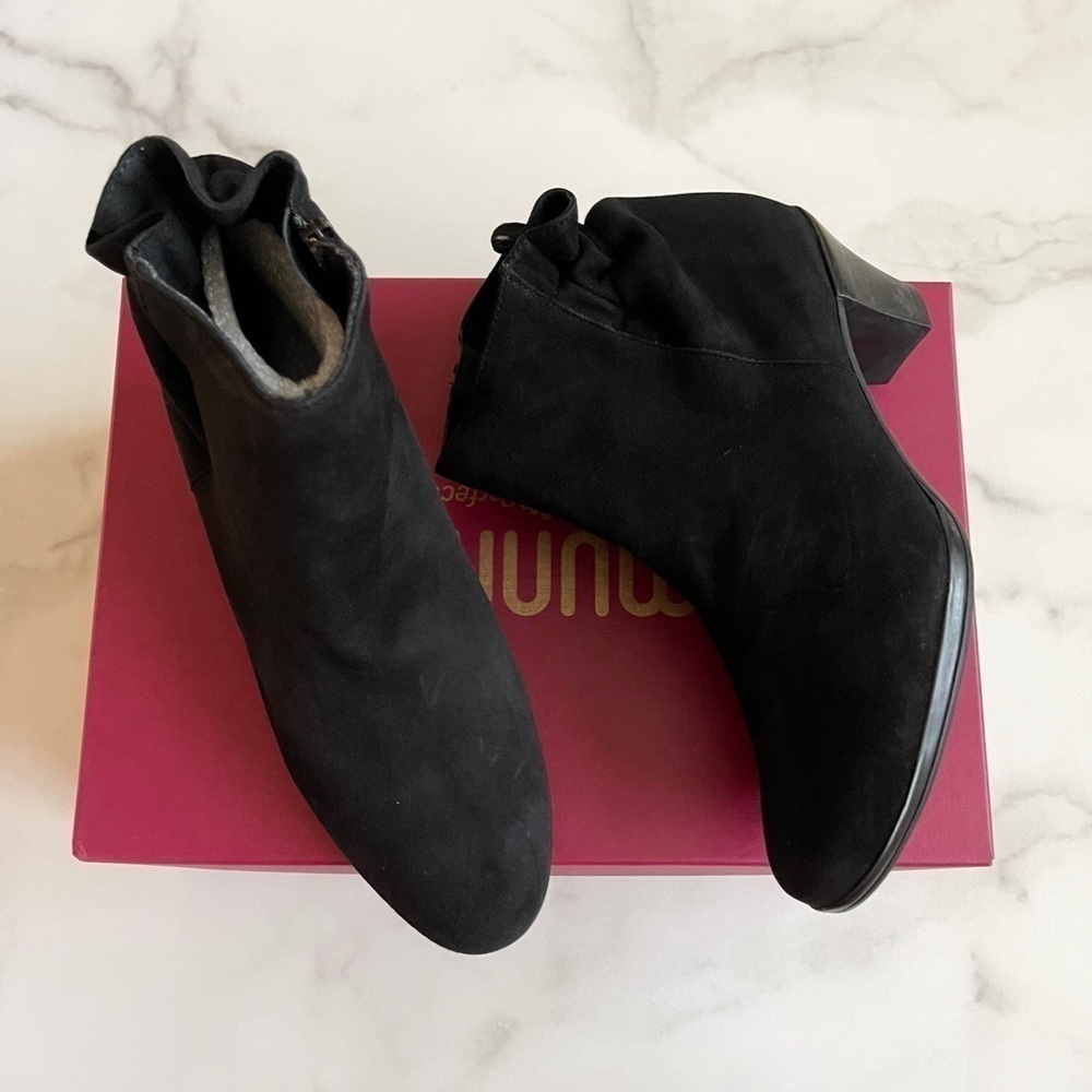 Munro Alfie Bootie Black Suede Ruched Almond Toe